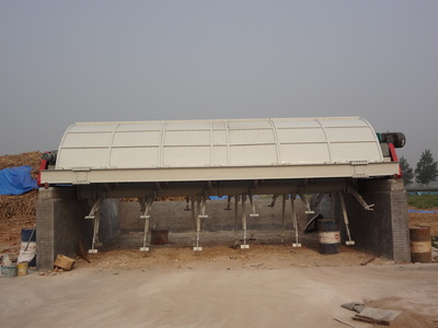 牛粪有机肥加工工艺与翻堆机应用——郑州鼎商机械产品解析